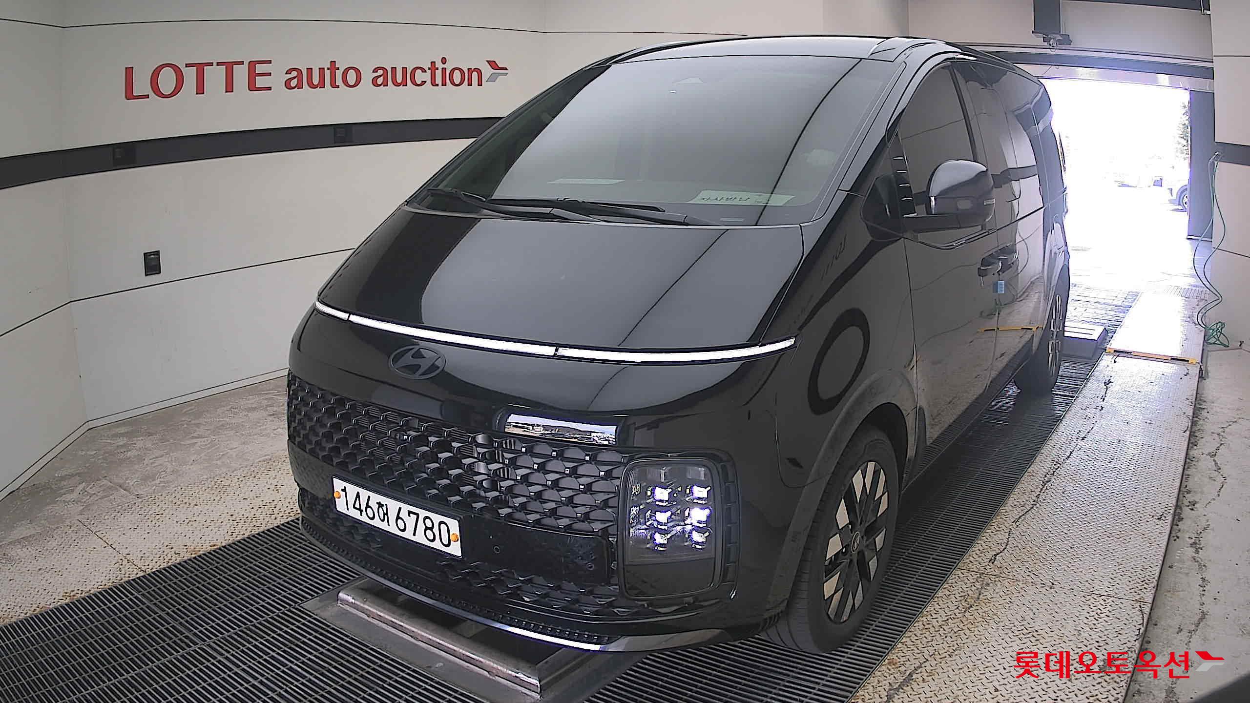 هيونداي ستاريا 2025 راي AT