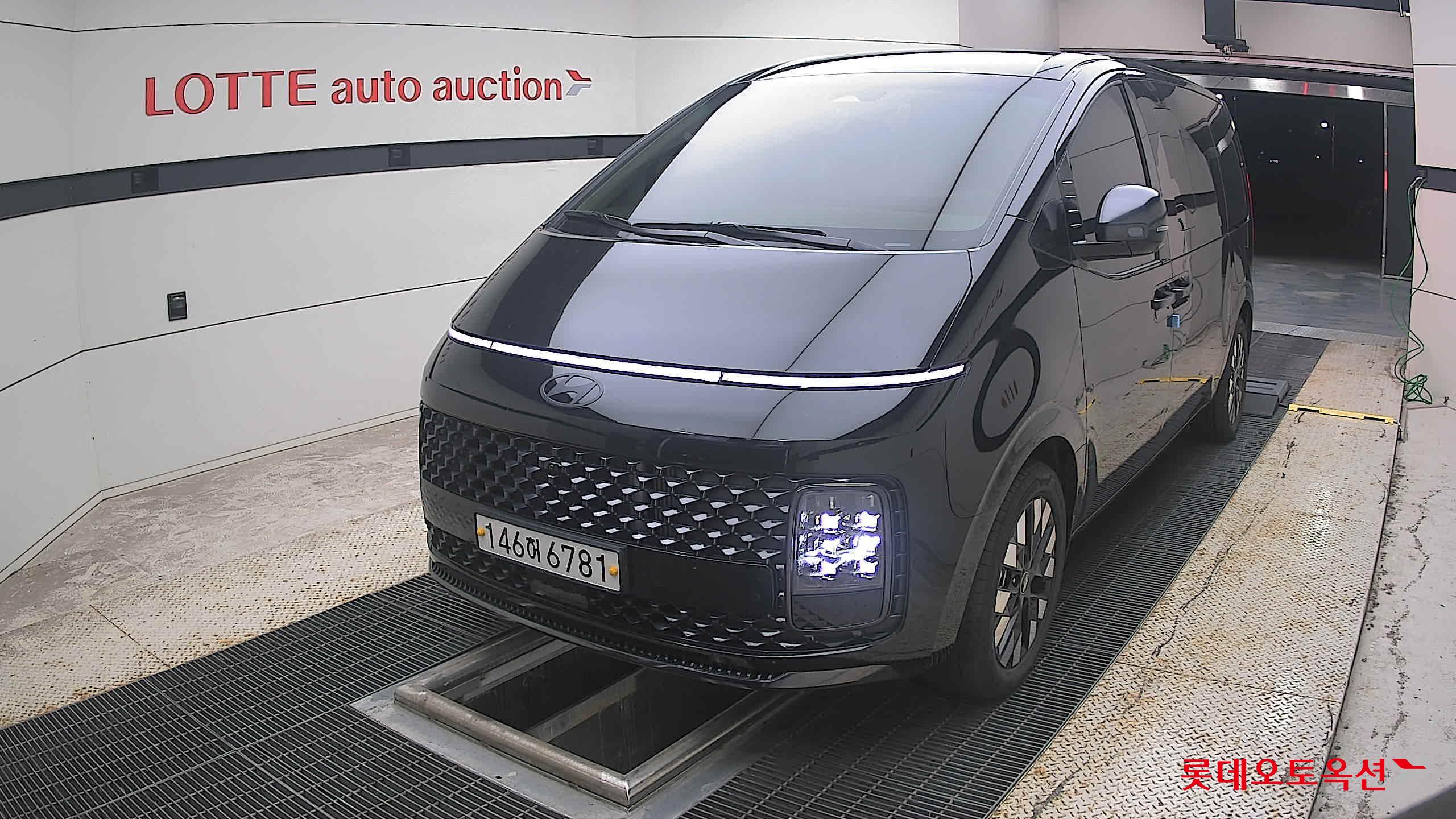هيونداي ستاريا 2025 راي AT