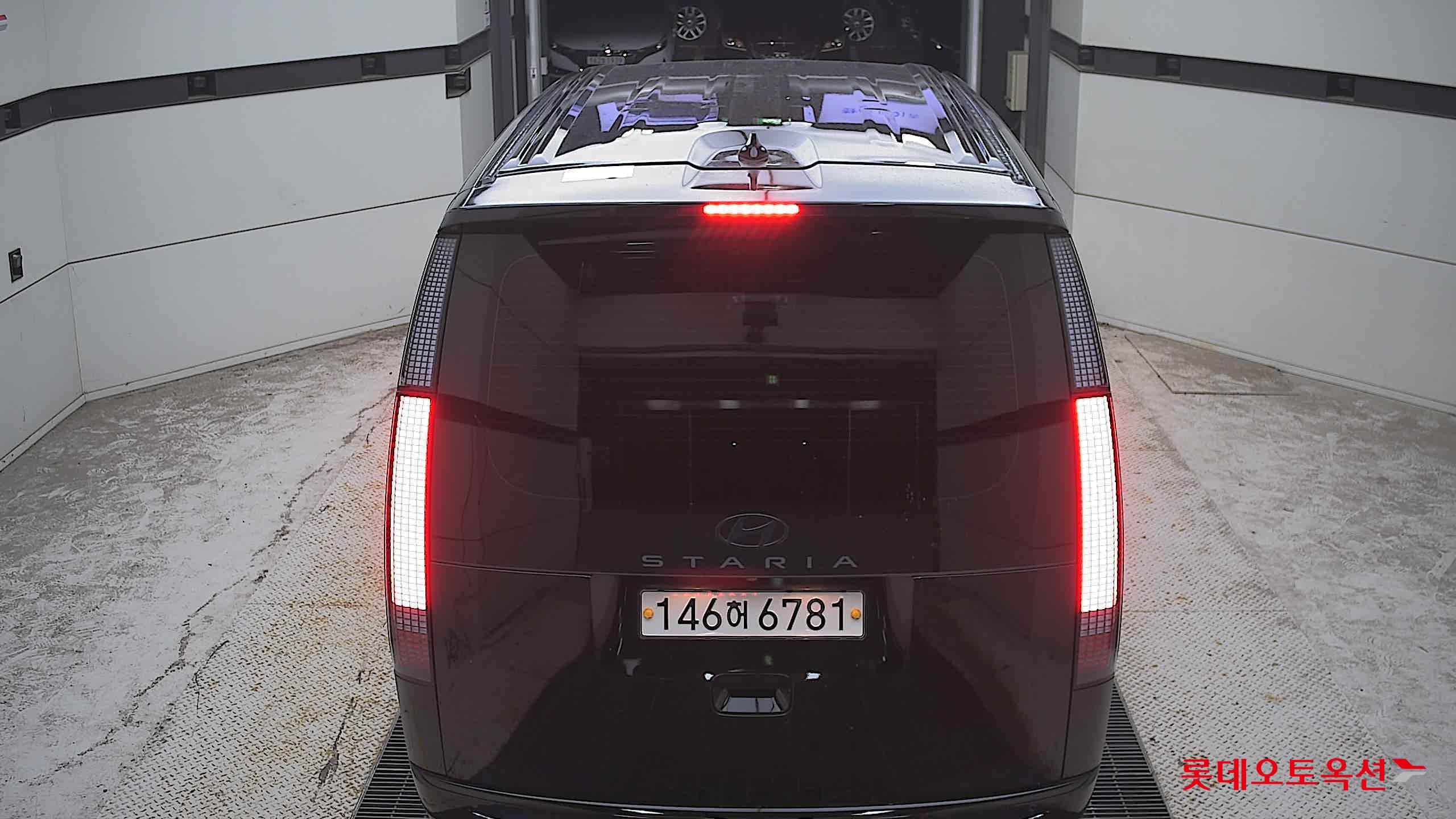 هيونداي ستاريا 2025 راي AT