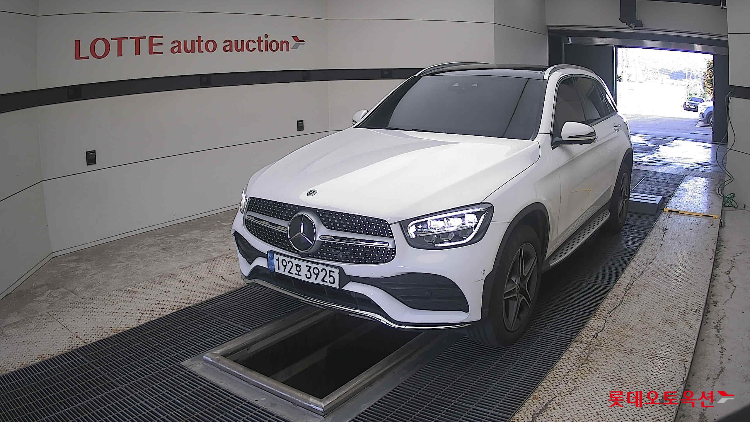 مرسيدس بنز Glc300 2022 4M بريميوم
