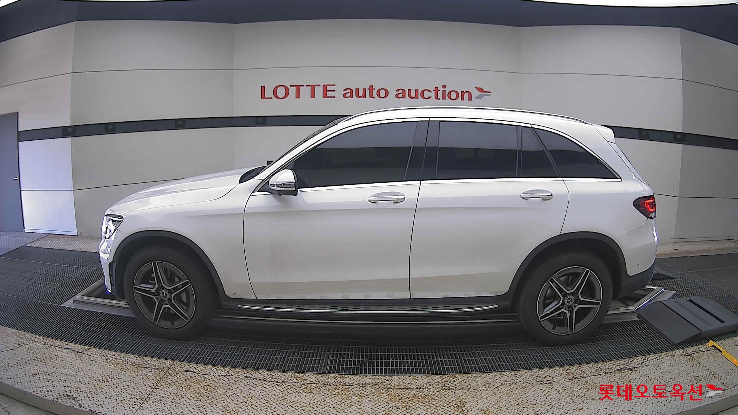 مرسيدس بنز Glc300 2022 4M بريميوم