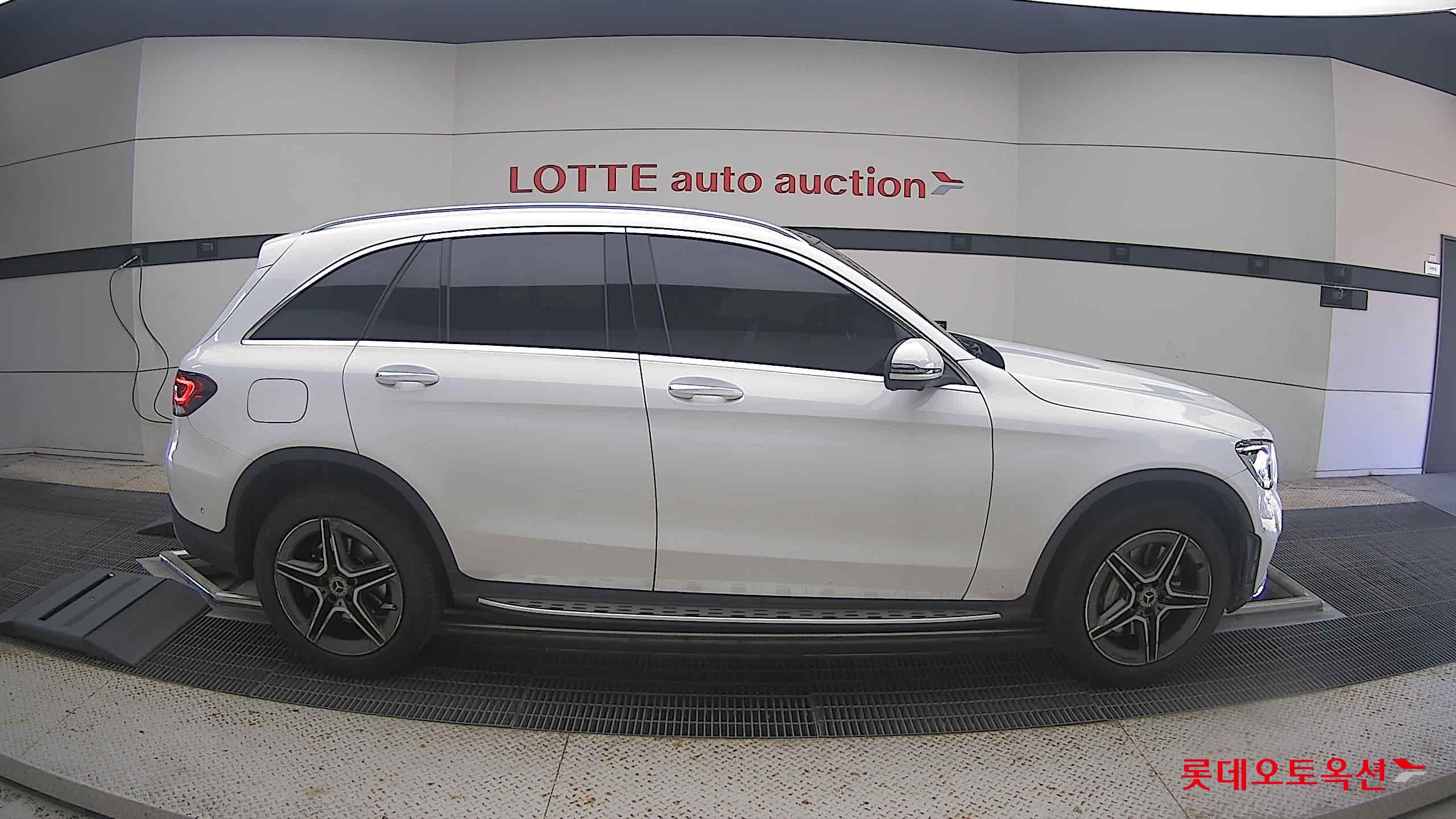 مرسيدس بنز Glc300 2022 4M بريميوم