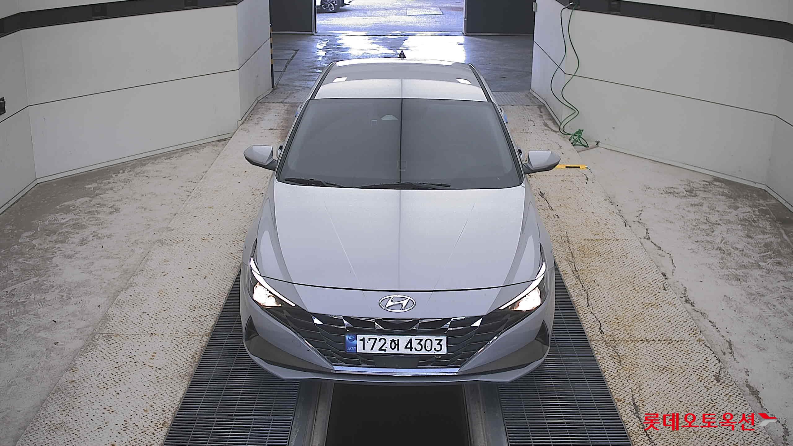 هيونداي أفانتي 2023 MODERN