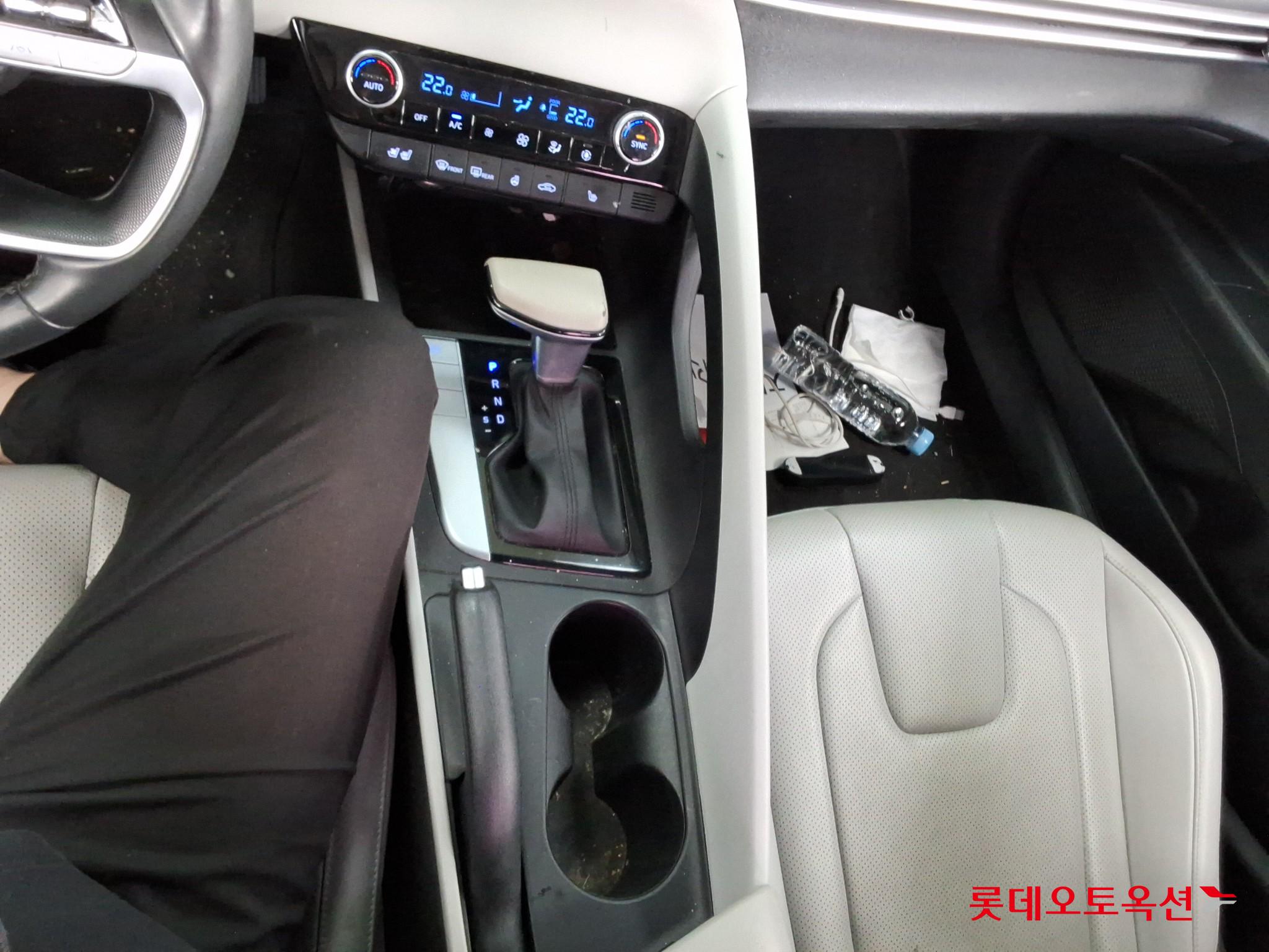 هيونداي أفانتي 2021 MODERN