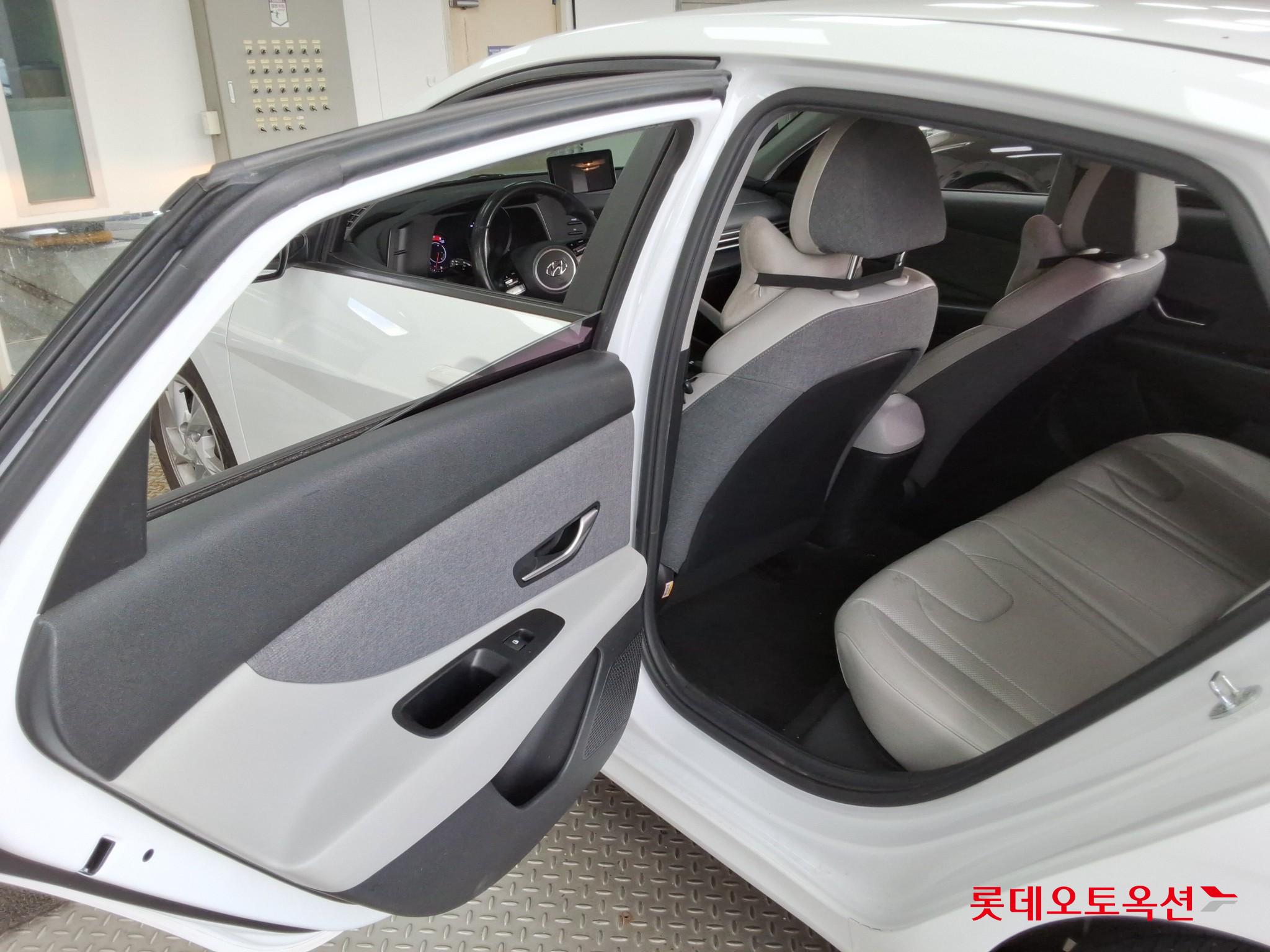 هيونداي أفانتي 2021 MODERN