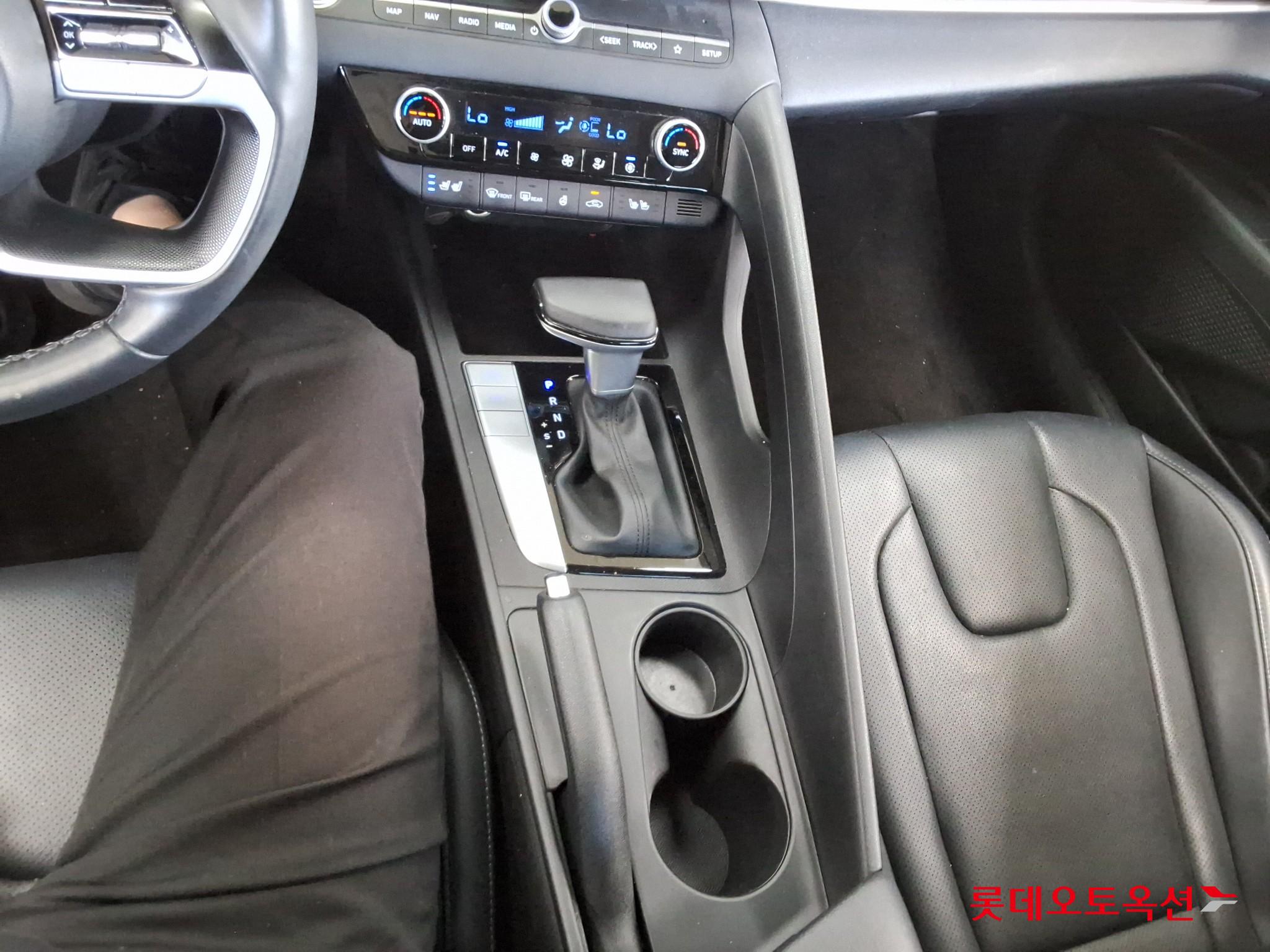 هيونداي أفانتي 2023 MODERN