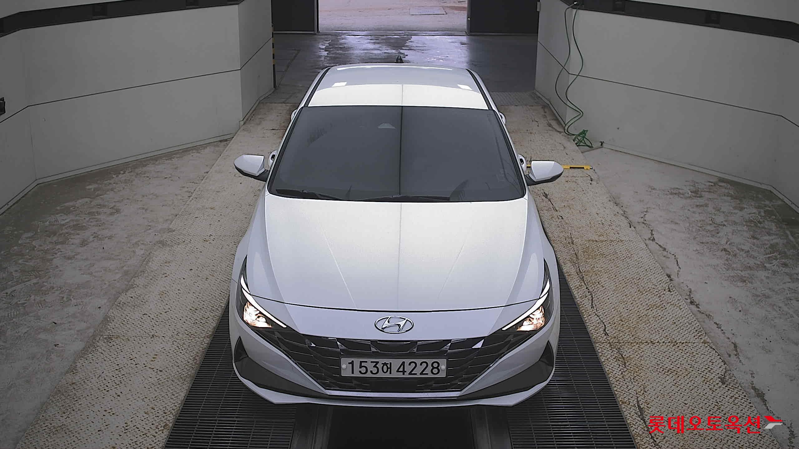 هيونداي أفانتي 2021 MODERN