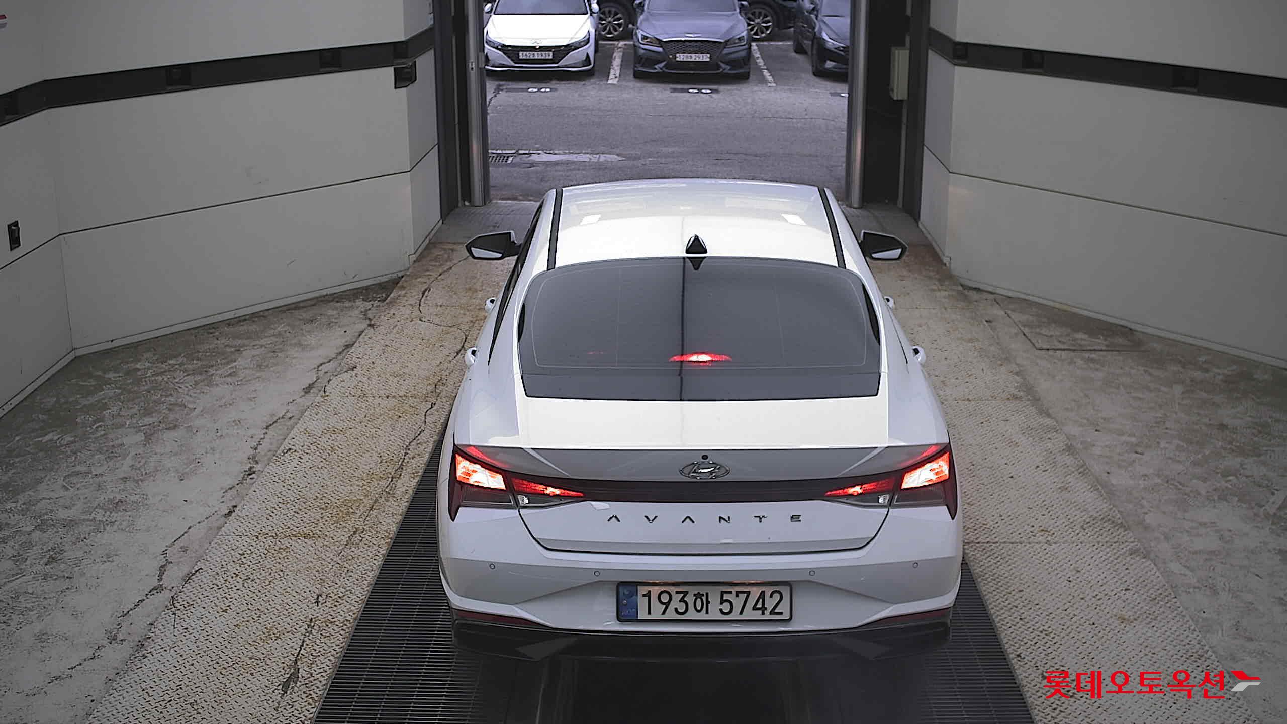 هيونداي أفانتي 2022 MODERN