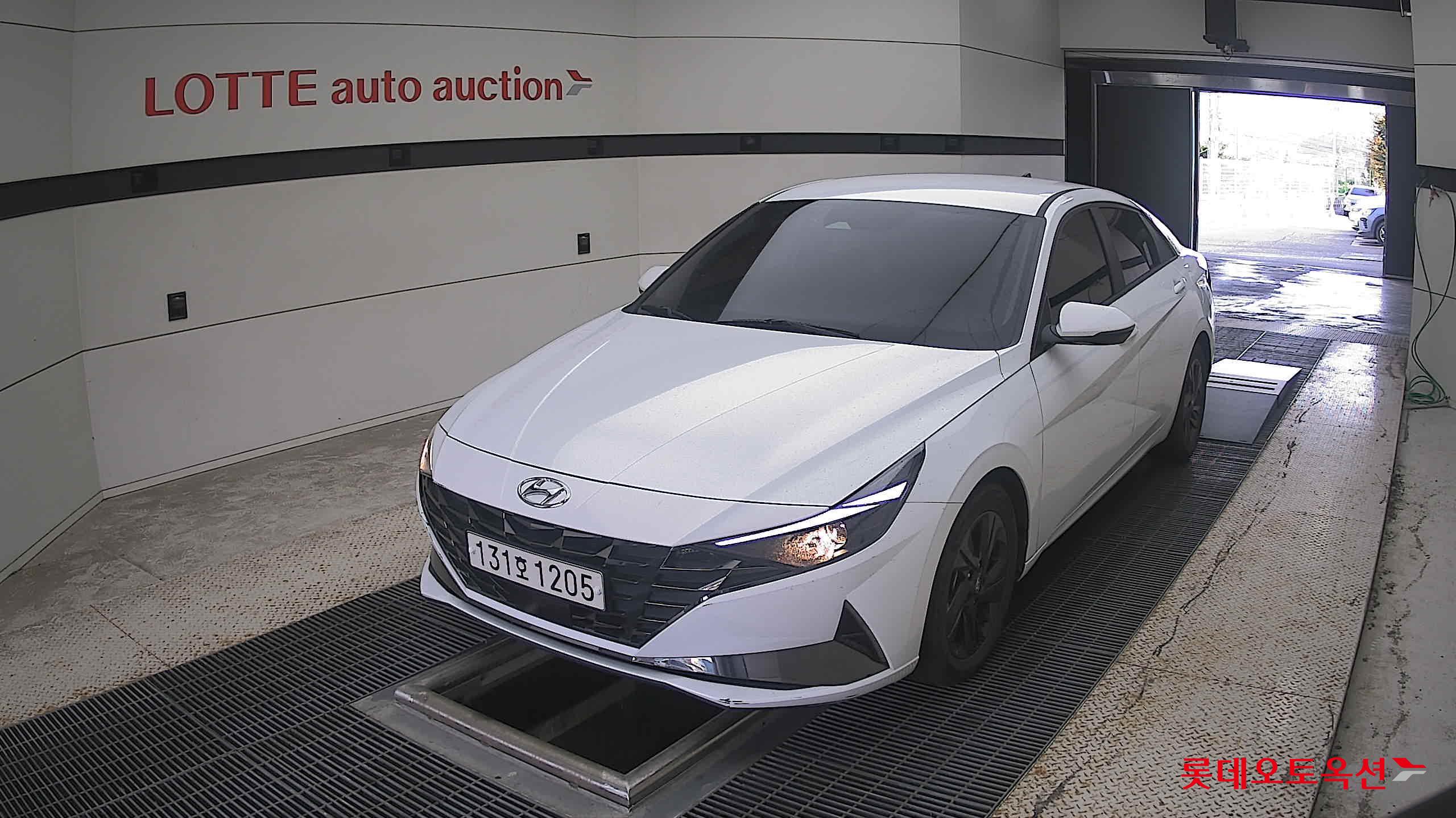 هيونداي أفانتي 2023 MODERN