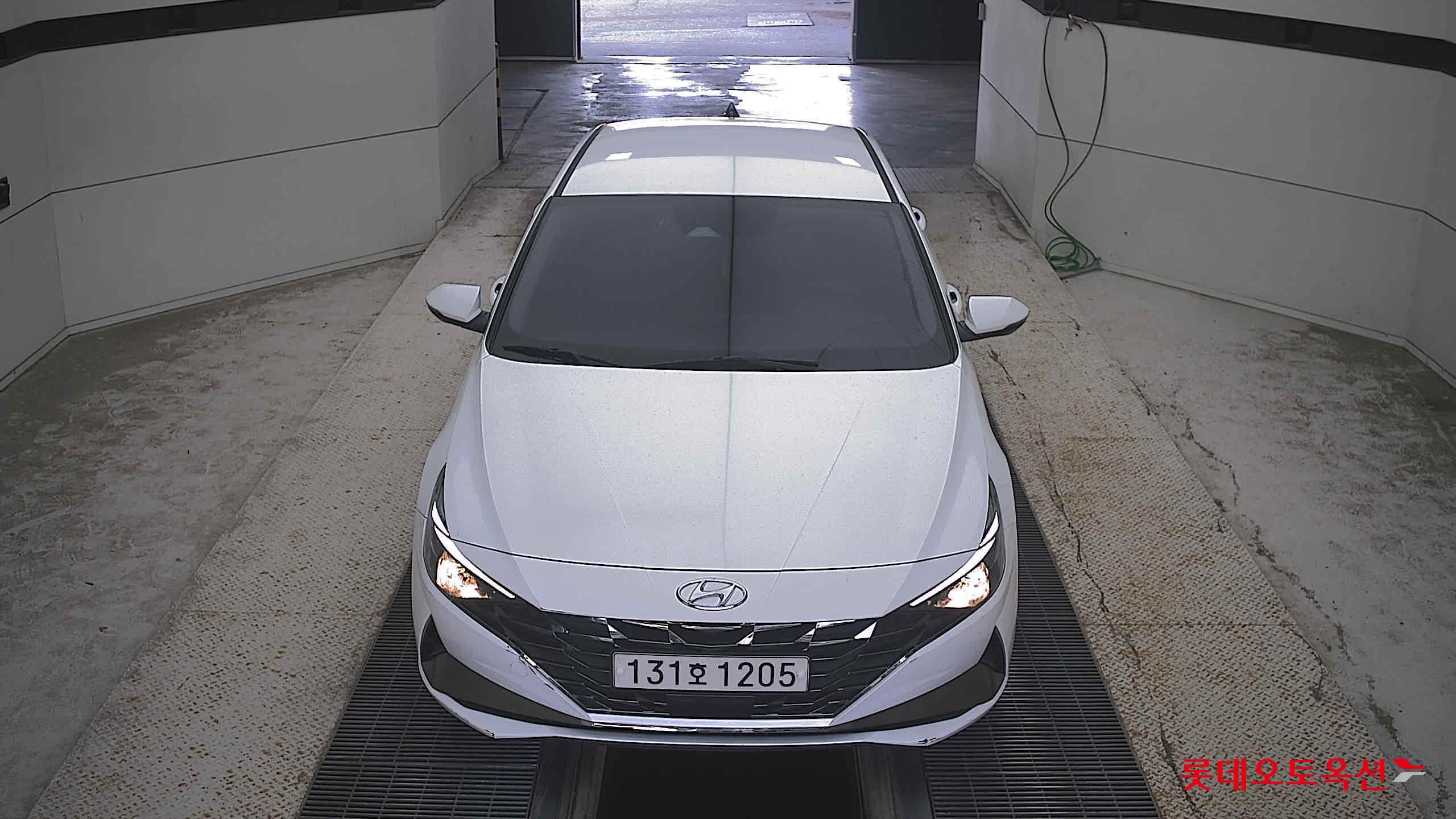 هيونداي أفانتي 2023 MODERN