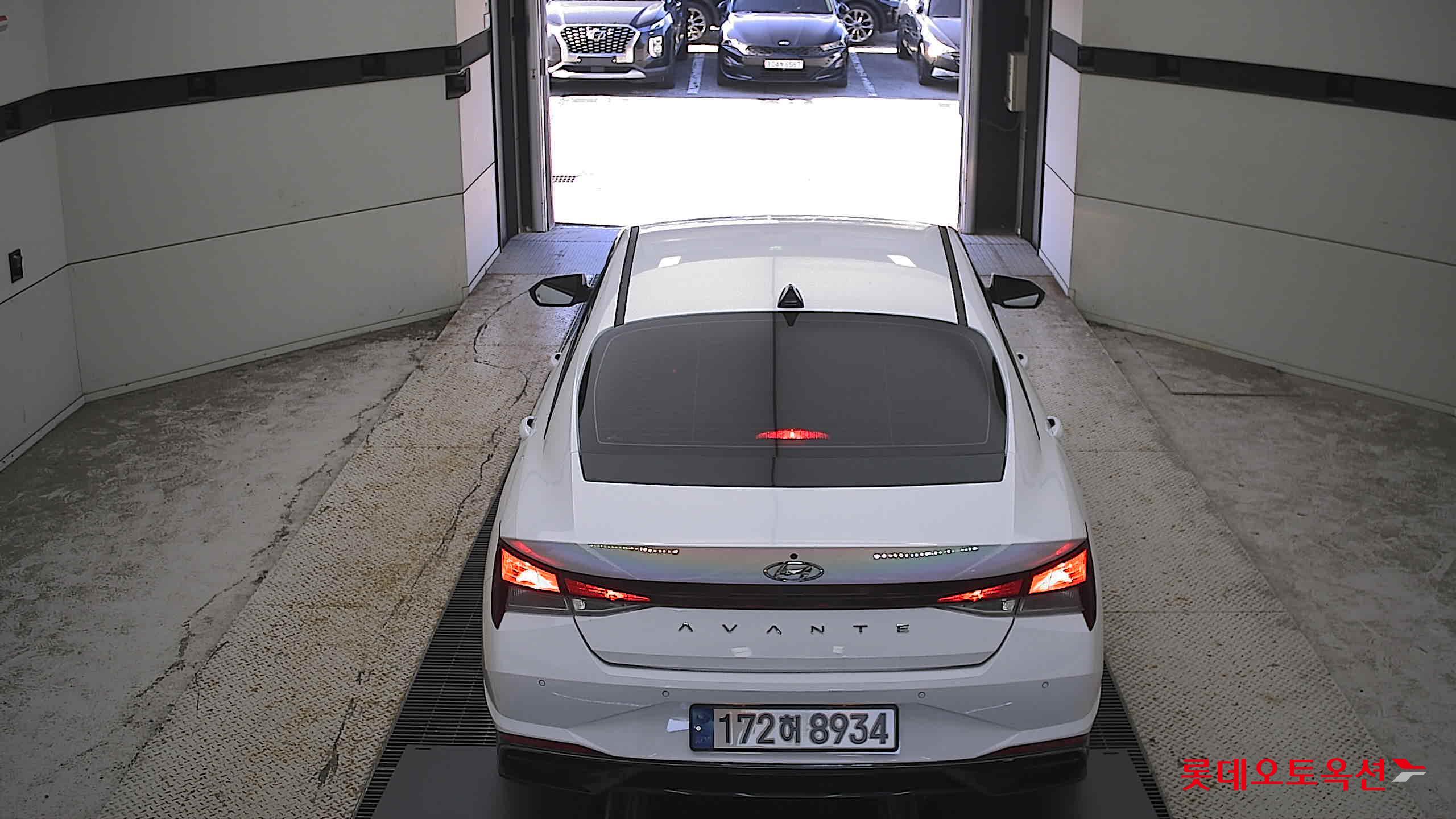 هيونداي أفانتي 2023 MODERN