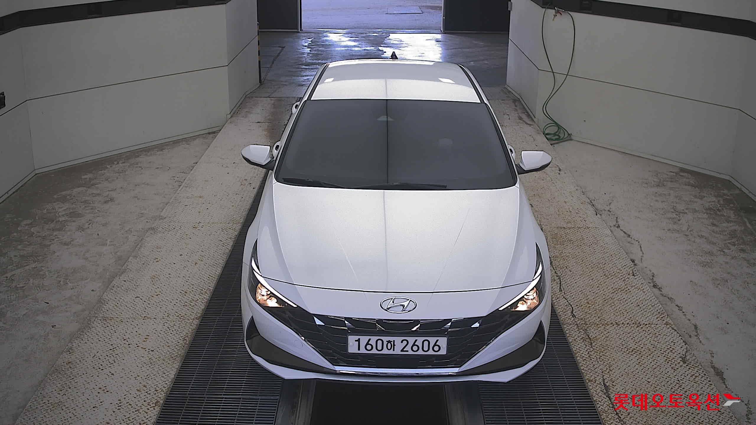 هيونداي أفانتي 2021 MODERN