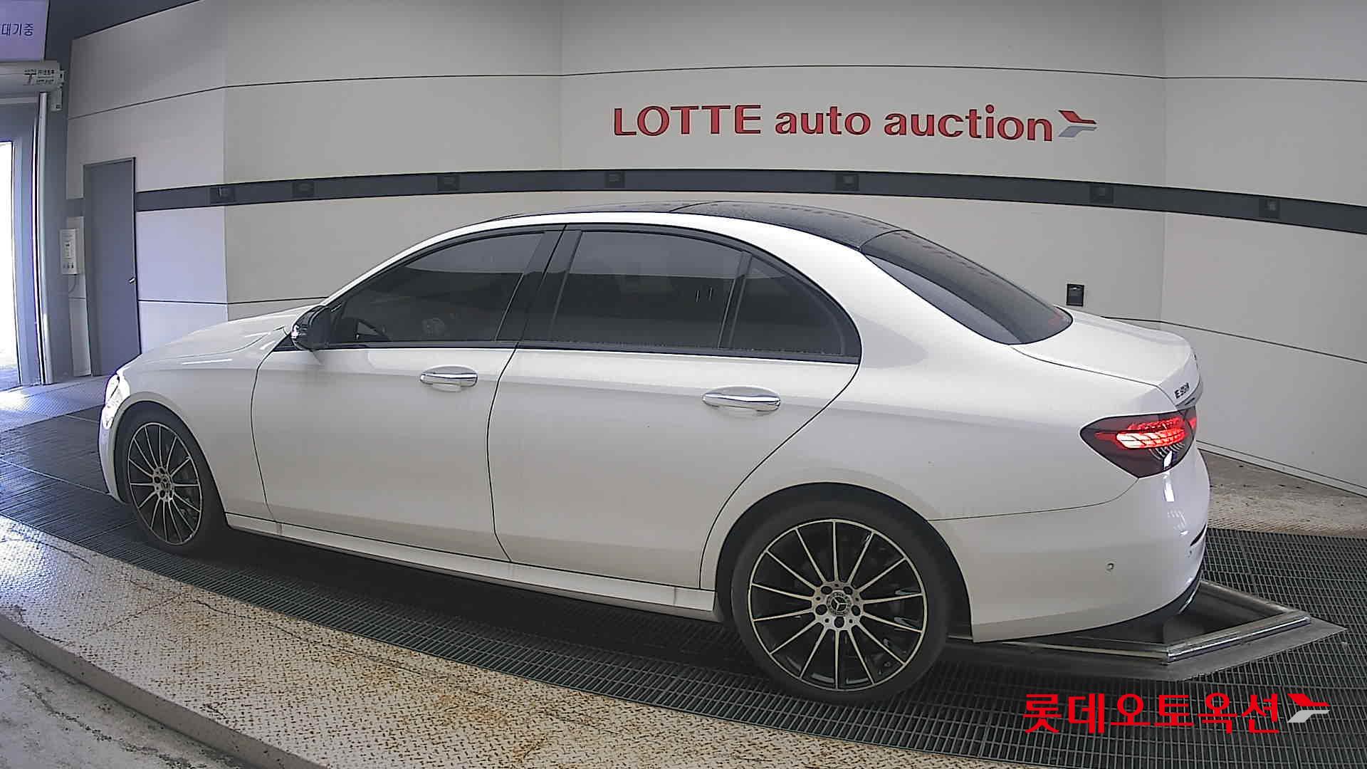 مرسيدس بنز E350 2023 4M LINE