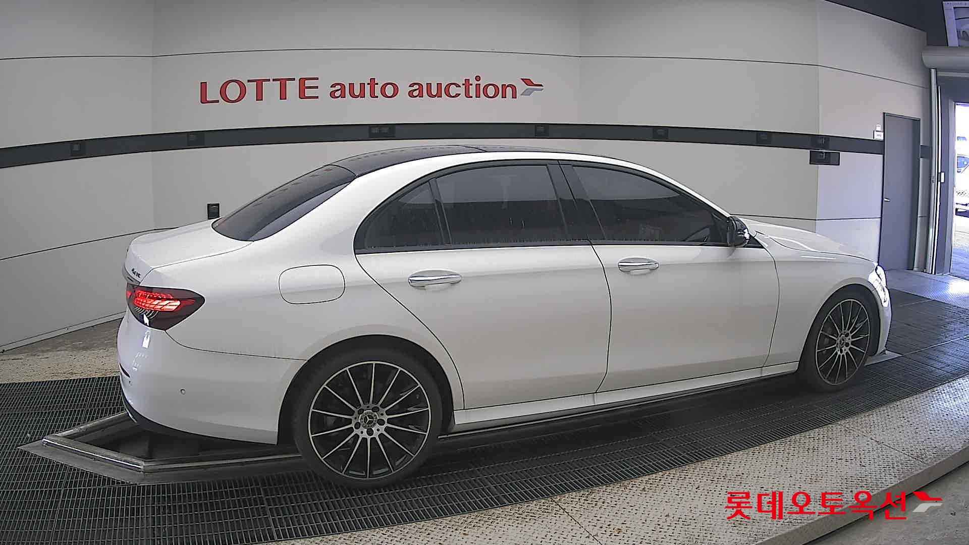 مرسيدس بنز E350 2023 4M LINE