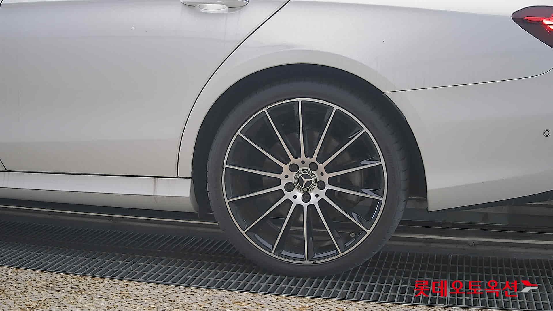 مرسيدس بنز E350 2023 4M LINE