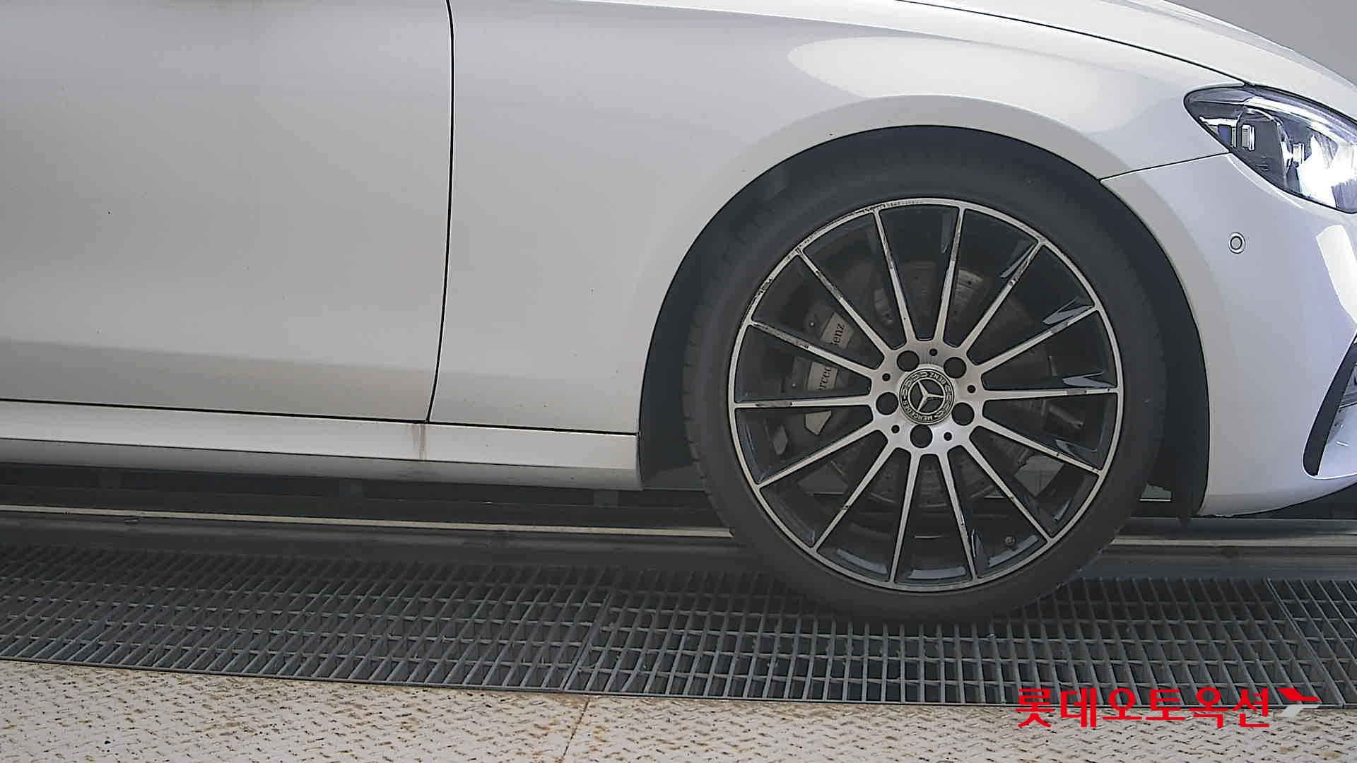 مرسيدس بنز E350 2023 4M LINE