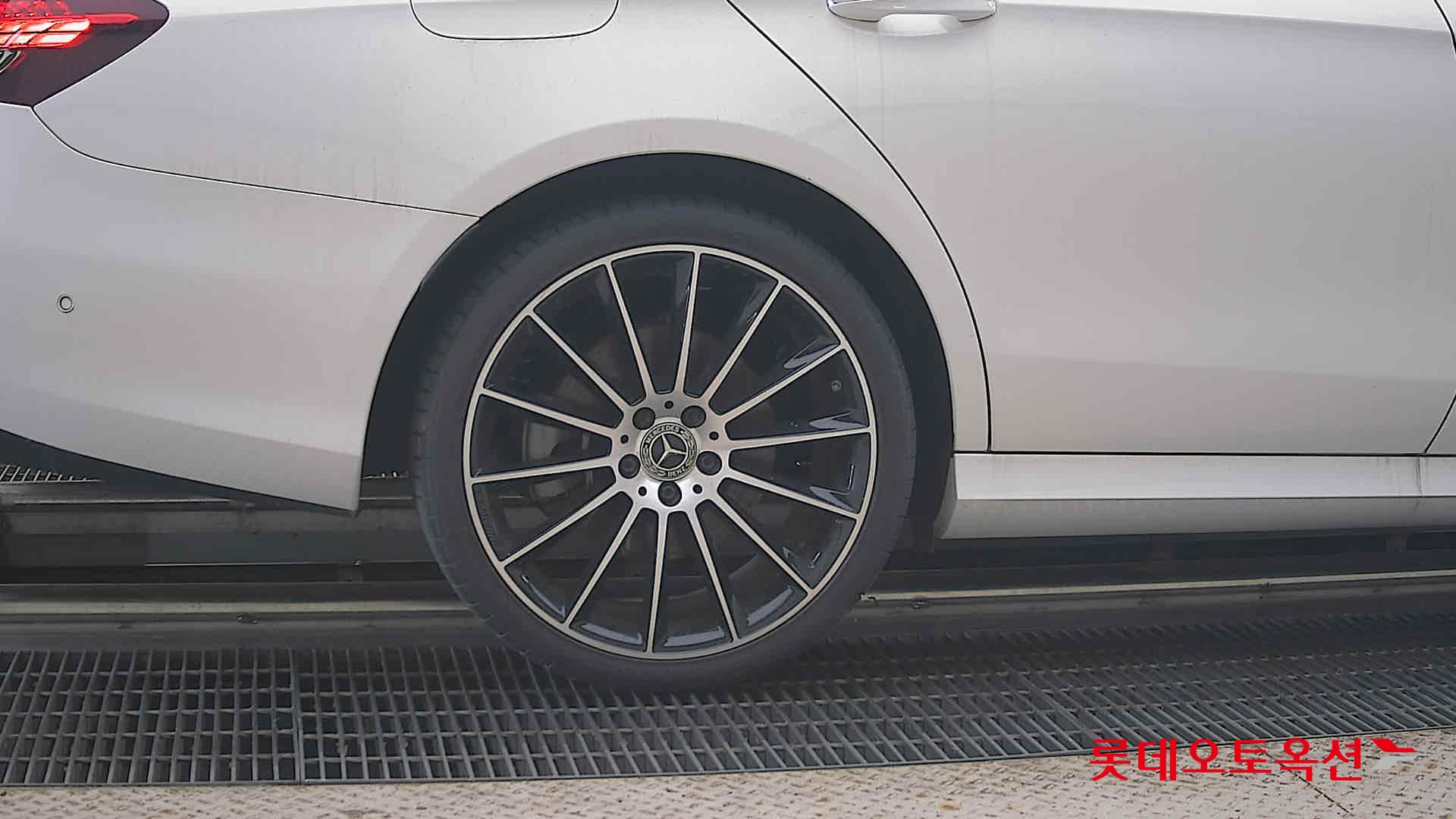 مرسيدس بنز E350 2023 4M LINE