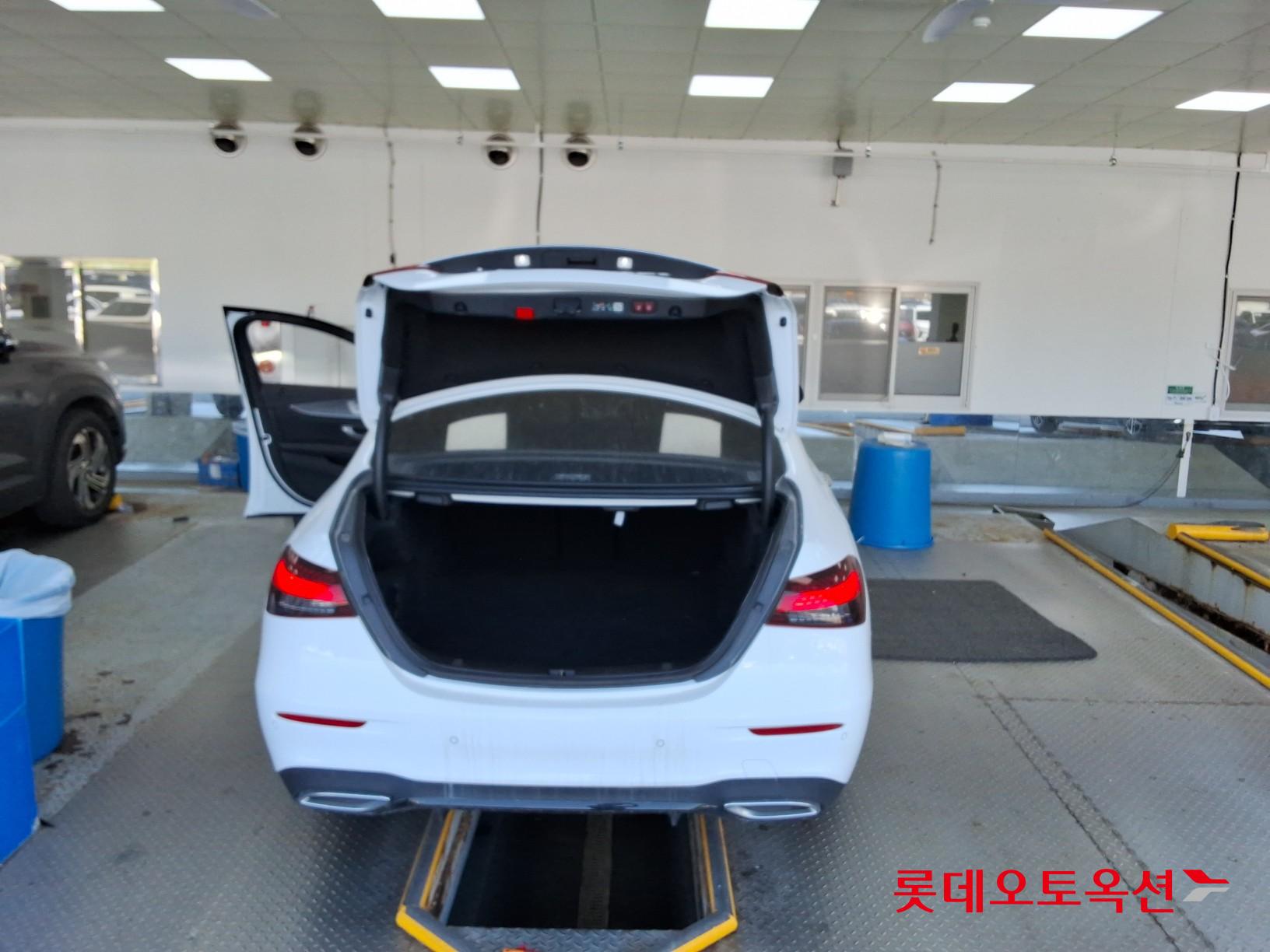 مرسيدس بنز E350 2023 4M LINE