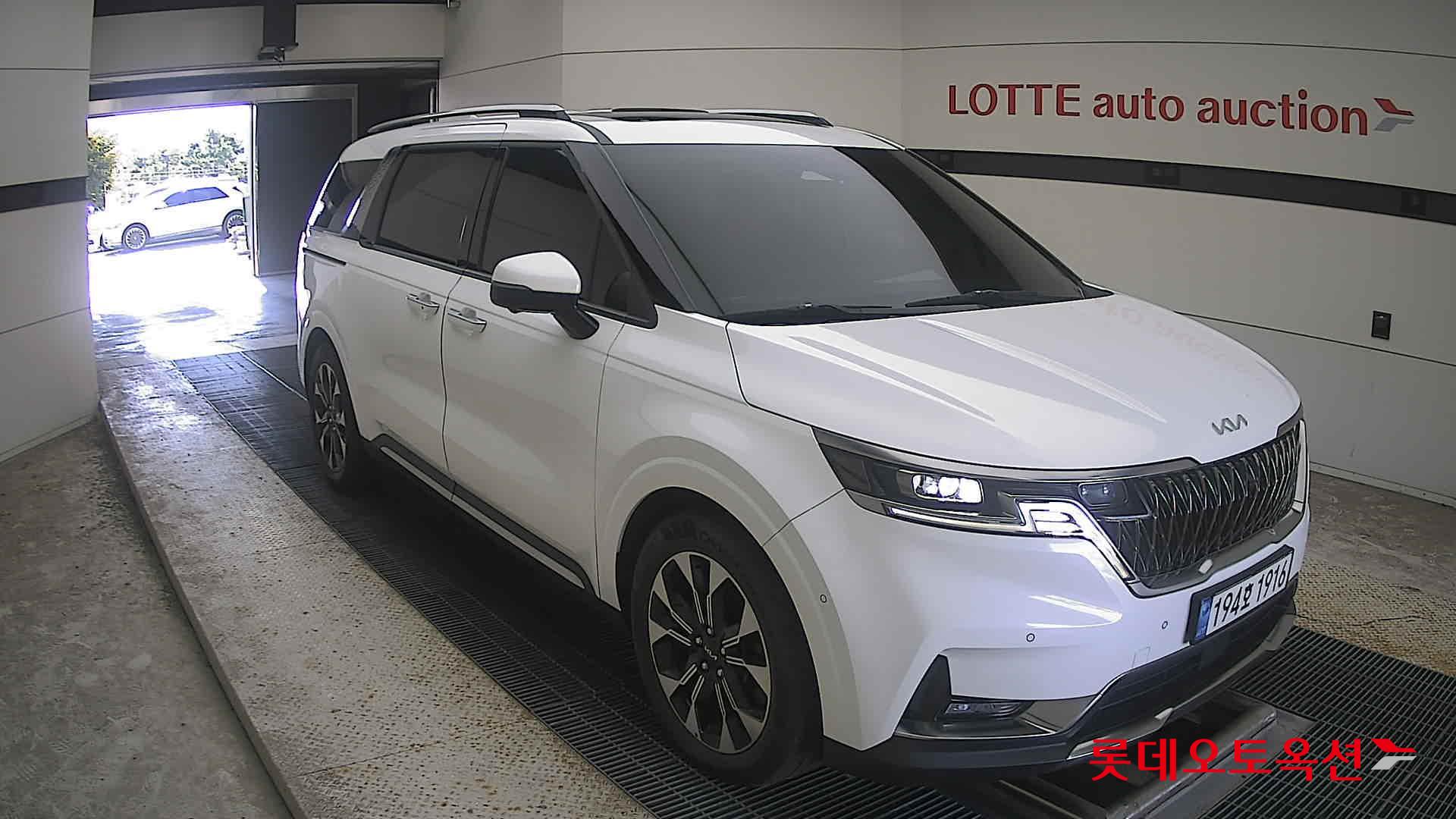 Kia Carnival 2023 Белый из Кореи, фото 2