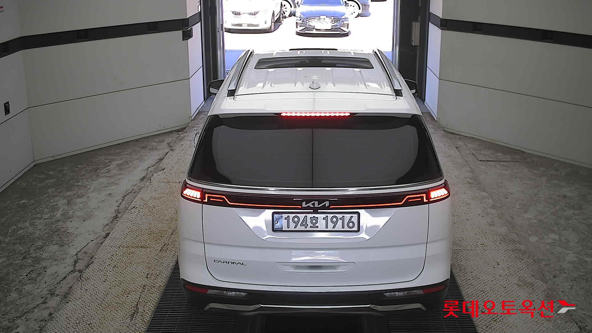 Kia Carnival 2023 Белый из Кореи, фото 5